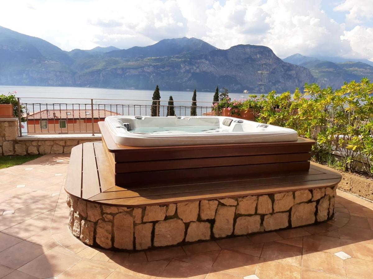 Bmp Apartment Deluxe 1 Jacuzzi Riscaldata Privata Vista Lago Di Garda Brenzone sul Garda Eksteriør billede