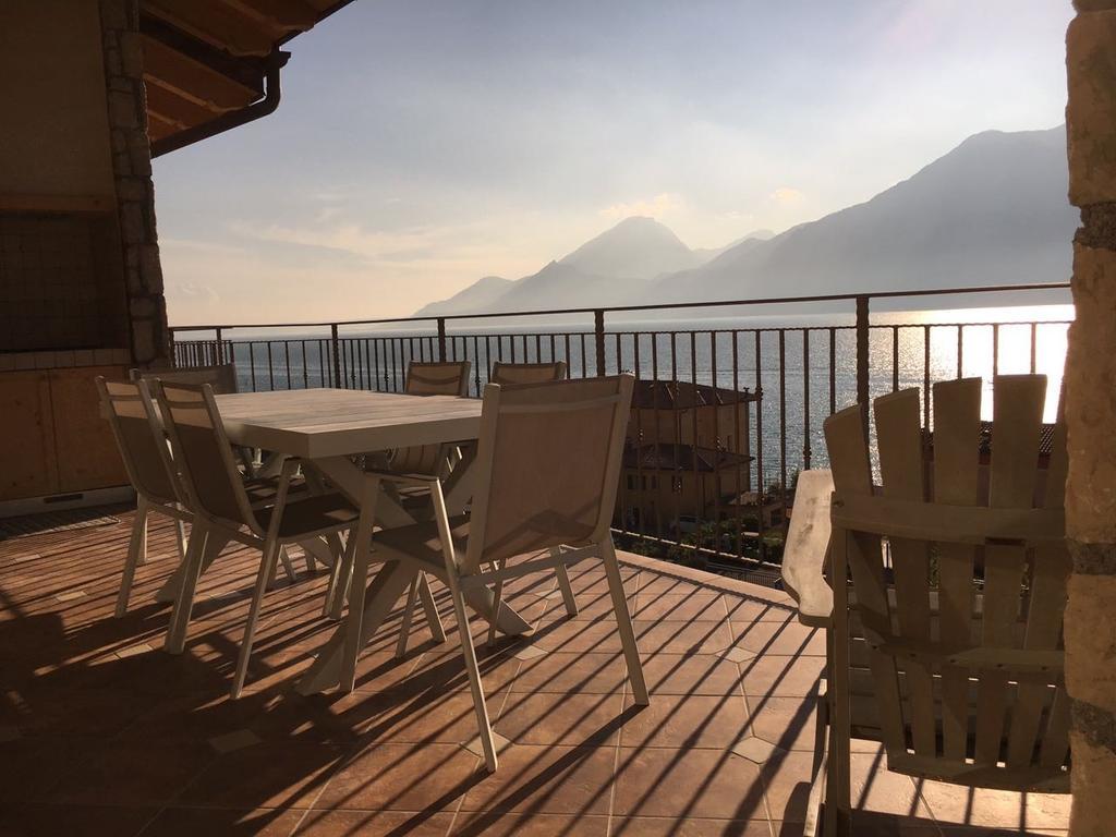 Bmp Apartment Deluxe 1 Jacuzzi Riscaldata Privata Vista Lago Di Garda Brenzone sul Garda Eksteriør billede